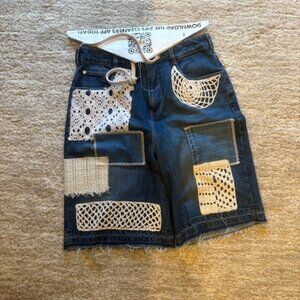 Pilcro Bermuda shorts with lace detail
